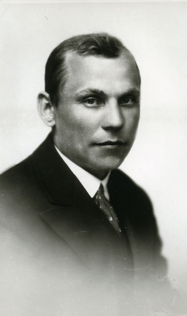 Kivikas, Albert