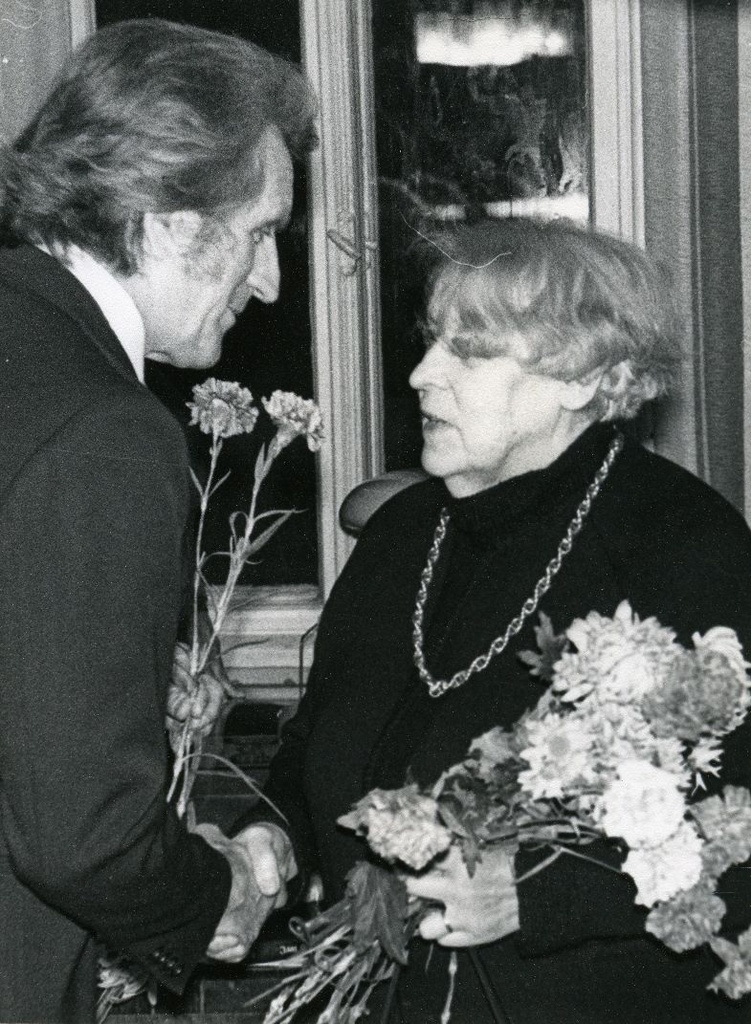 Betti Alver's 75th anniversary evening at the Tartu Writers' House 27th of November 1981 Eduard Vääri congratulates Poetess