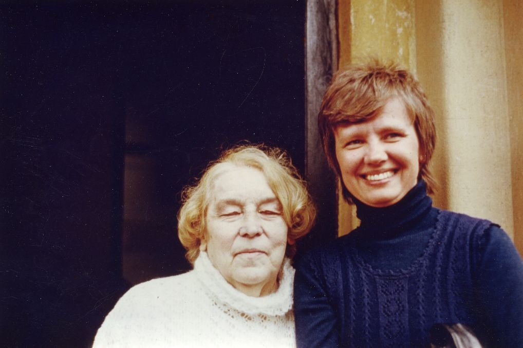 Betti Alver and Helle Parmas May 1982