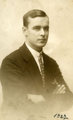 Martin Alver 16. X 1927. a  duplicate photo