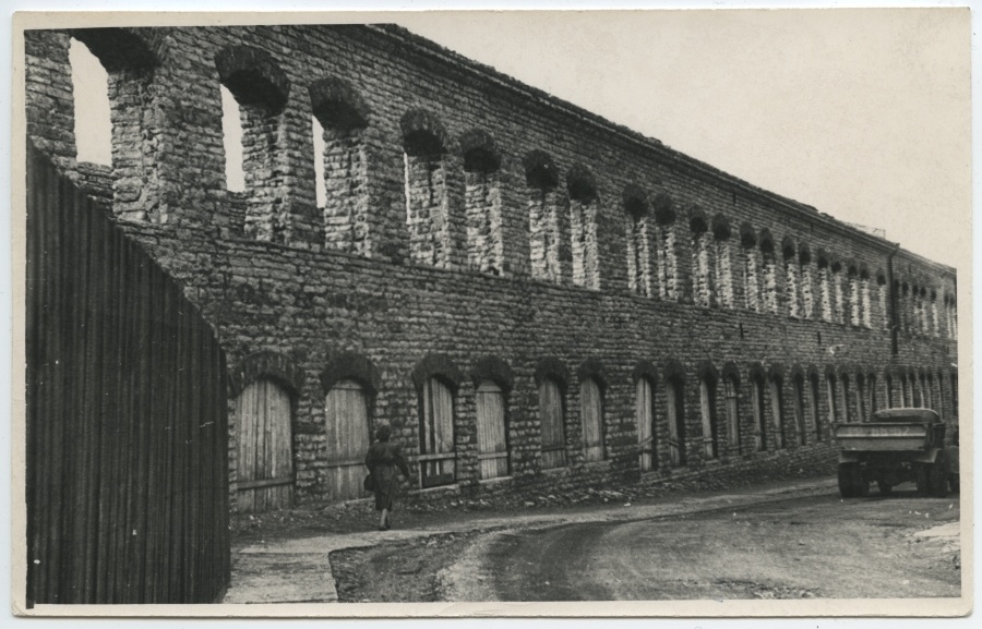 Buildings of Tallinn Vinery and Furniture Combination (end. A. m. Luther factory) - ruins of the bottom and factory after bombing in March