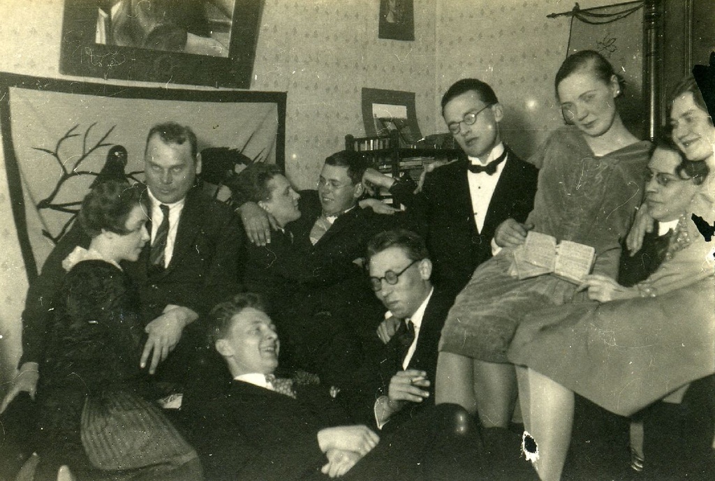 Heiti Talvik, Elo Tuglas, Aleksander Tassa, Elsbet Markus, Friedebert Tuglas and others 1 May 1927.
