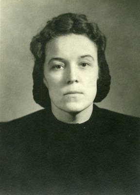 Betti Alver 1946-1947  duplicate photo