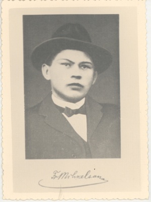 Friedebert Tuglas 1904  duplicate photo