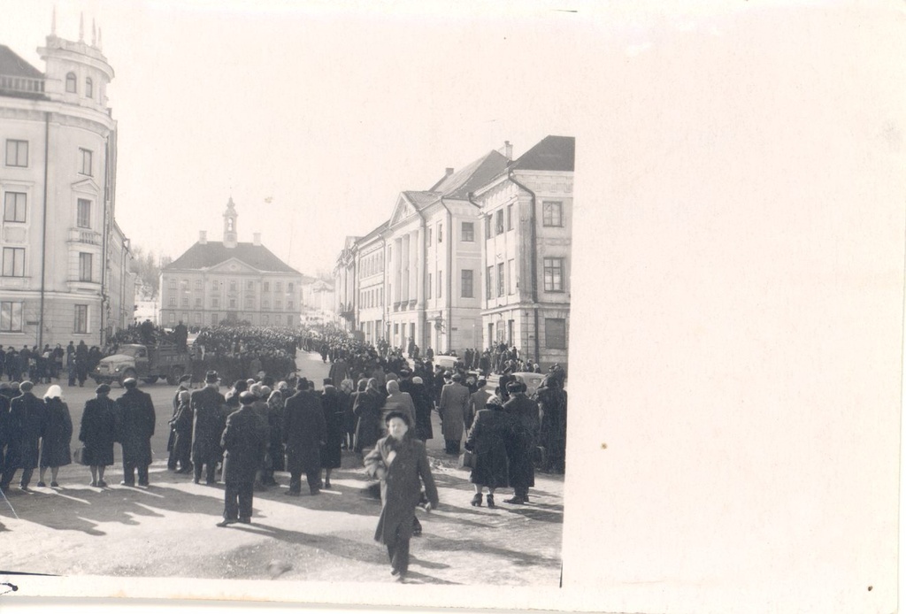 [ wound, give] hair 17.III. 1957 \x96 deportation from the streets of Tartu