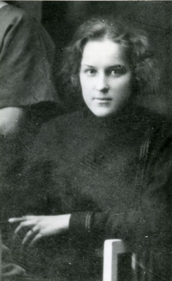 Betti Alver Enks as a student of the Gymnasium[1923/24]