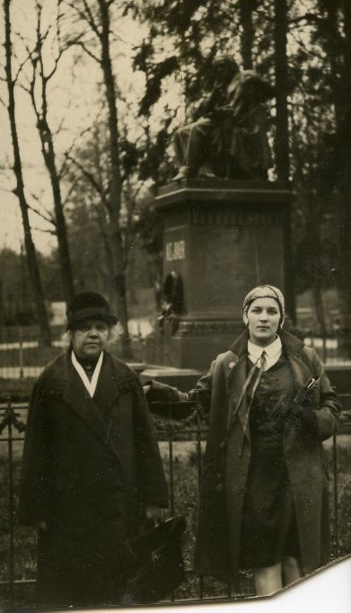 Betti Alver unknown Toomel [1928-1930]