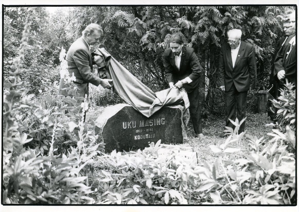 Opening of Uku Masingu Memory Stone 1989