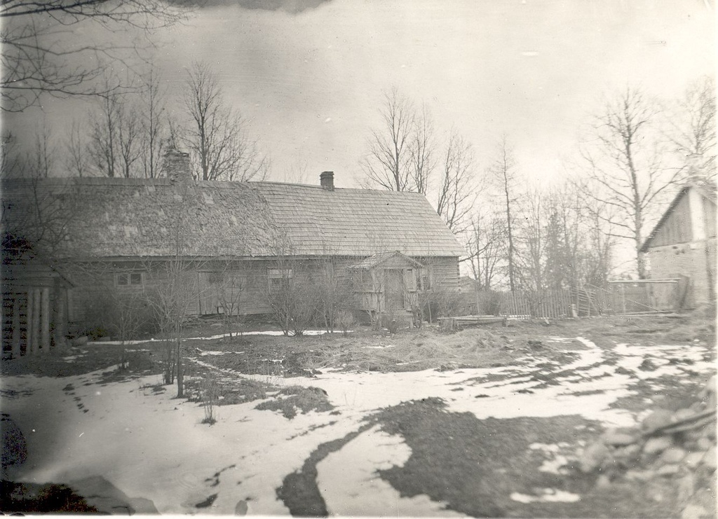 Old manor house in Ohulepa, where the Kreutzwald family had lived according to folk stories