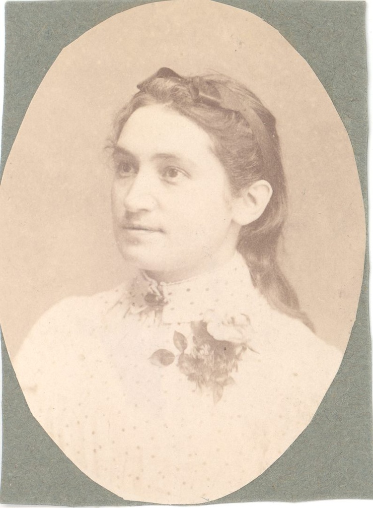 Härma, Miina's young lady, exact blouse