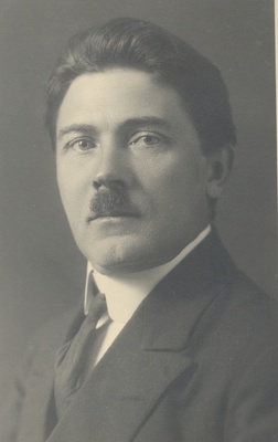 John Aavik  duplicate photo