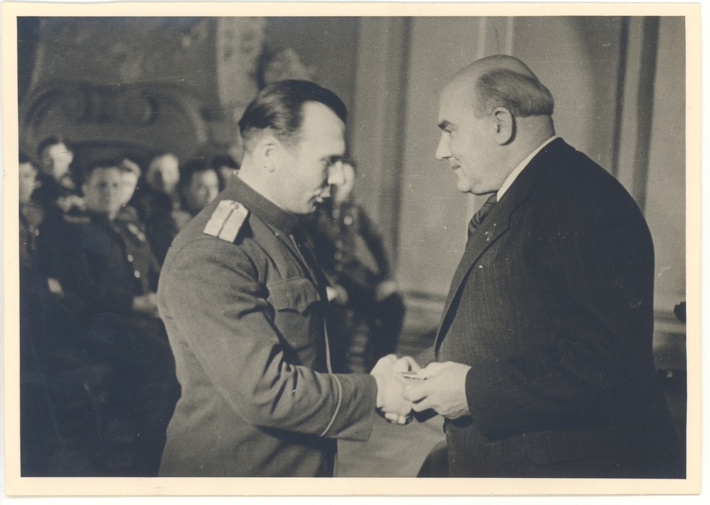 J. Vares-Barbarus gave the Order 14.06.1945