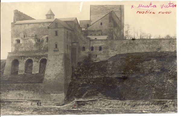 Photo Narva sewerage pipeline flows into Narva River