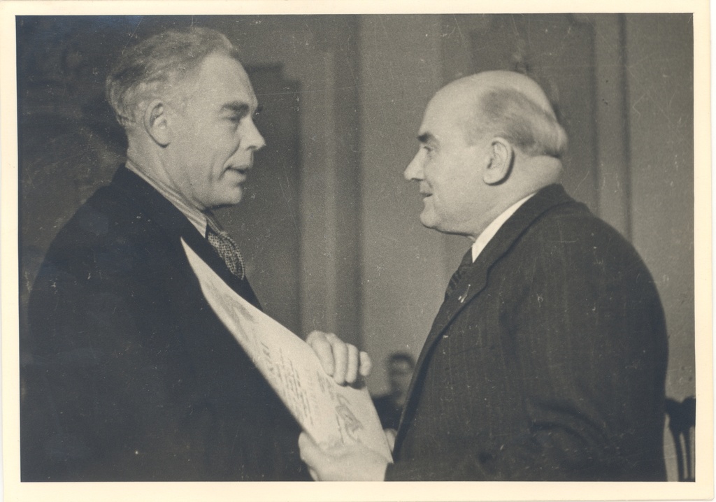 J. Vares-Barbarus Paul Kreedo gave a praise letter on 18 October 1945.