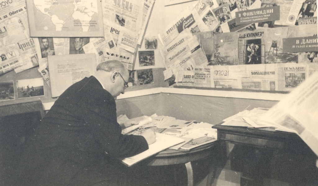 J. Vares-Barbarus at the exhibition of the Soviet Information Bureau in Moscow in 1946.