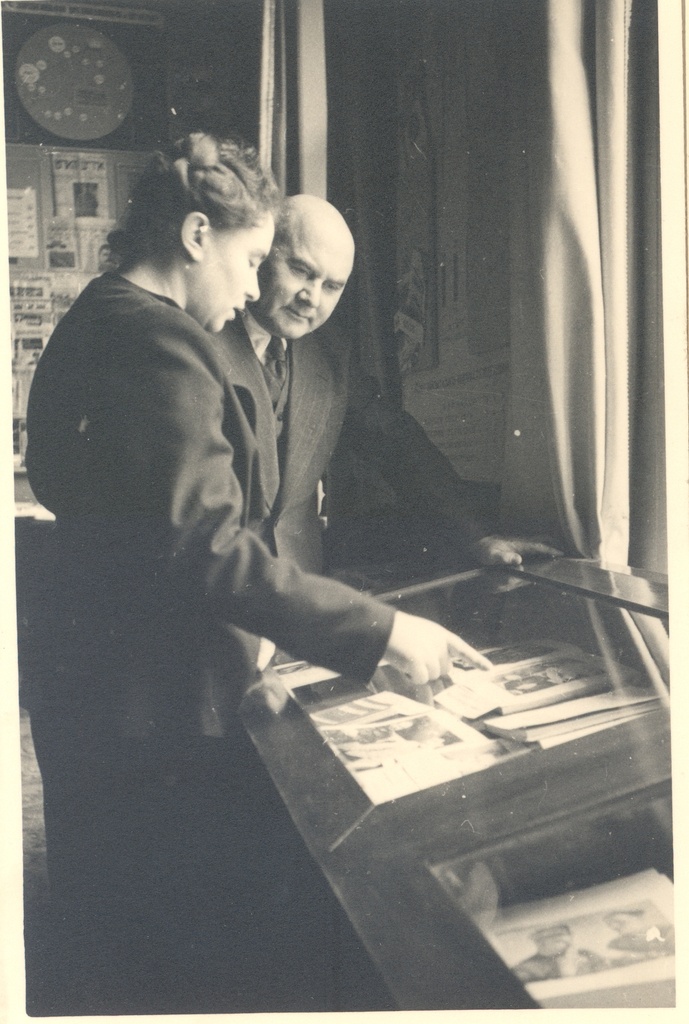 J. Vares-Barbarus at the exhibition of the Soviet Information Bureau in Moscow in 1946.