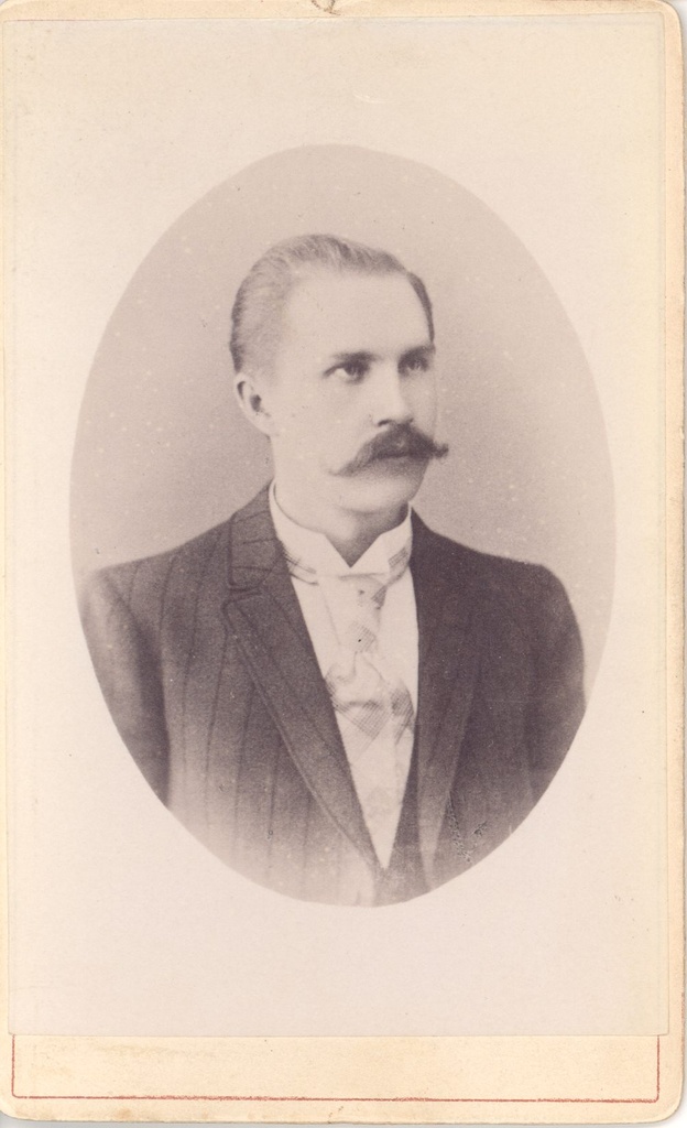 Vilde, Eduard, writer