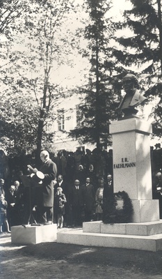 FR. Opening of R. Faehlmann's memorial pillar on Tartu Toomemägi  duplicate photo