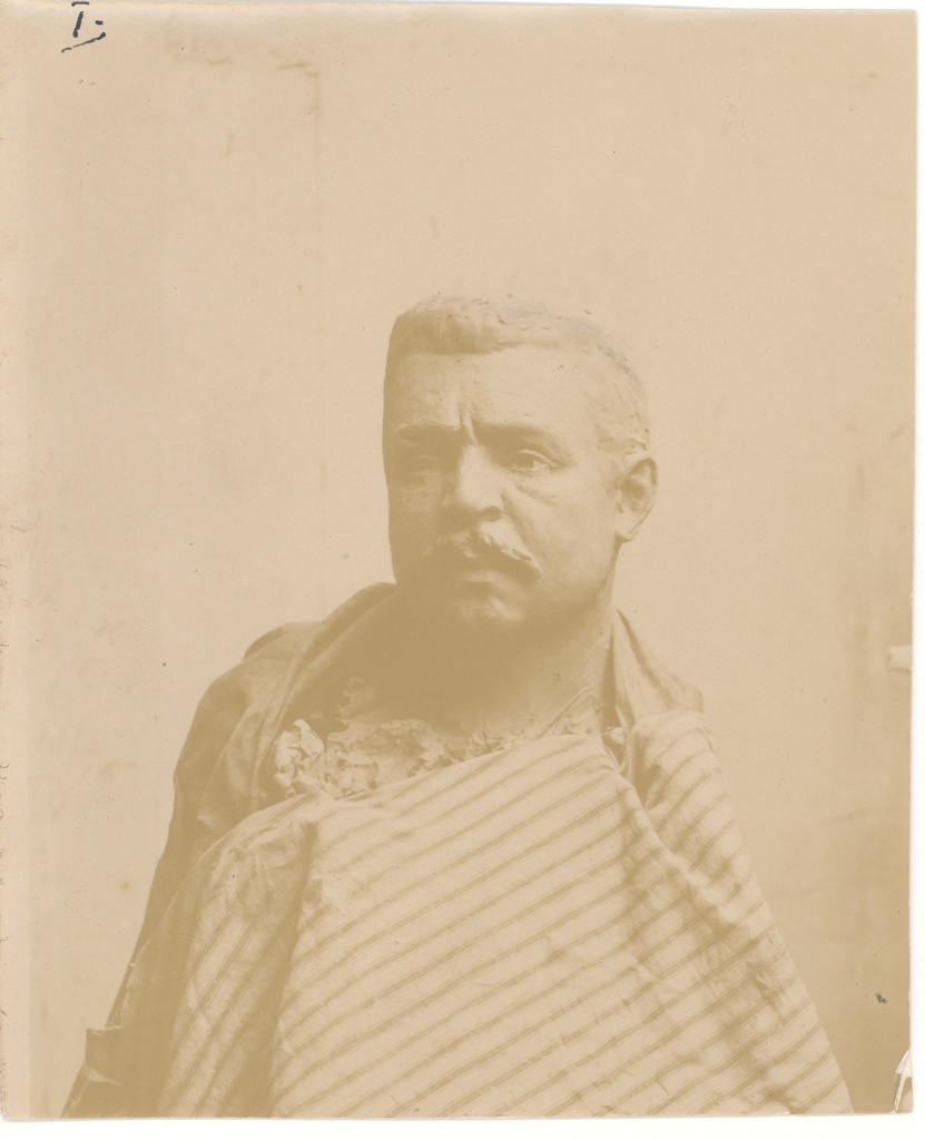 Jakob Tamm, J. Koorti made büst