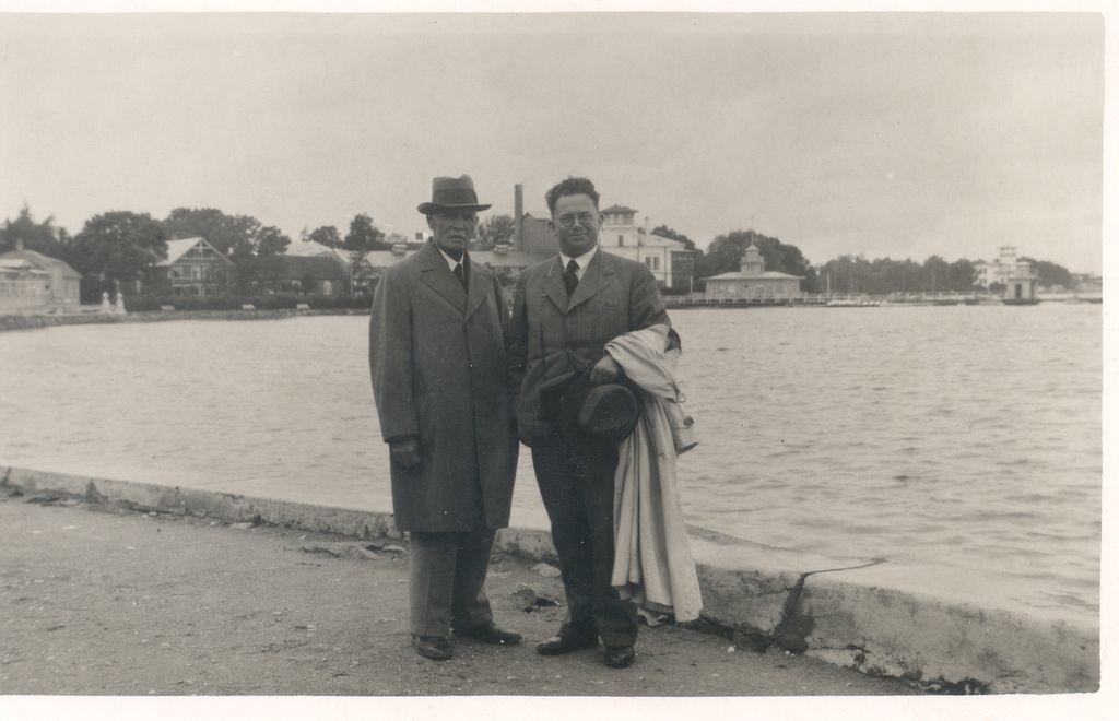 Karl Eduard Food and Dr. J. Fazekas on the swimming pool of Haapsalu, 12. VII 1939