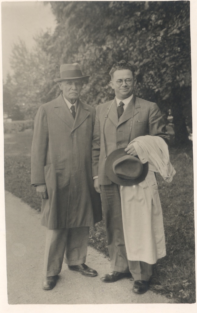 Dr. J. Fazekas and K. e. Sööt in the swimming pool of Haapsalu, 12. VII 1939