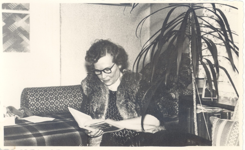 Roht, Richard. Wife Marta Roht