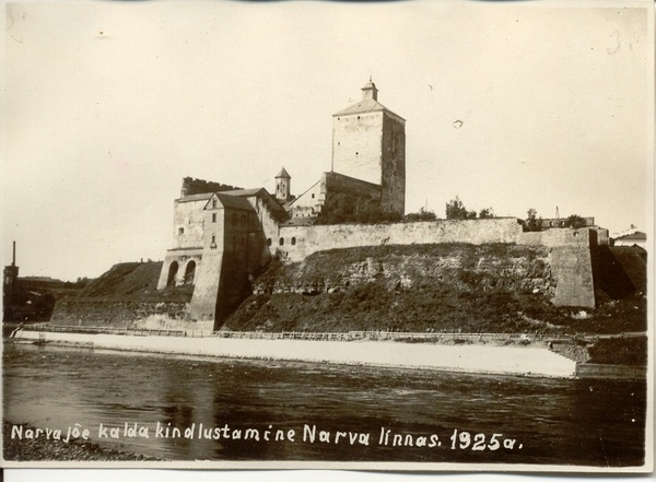 Photo Narva River Coast in Narva in Virumaa