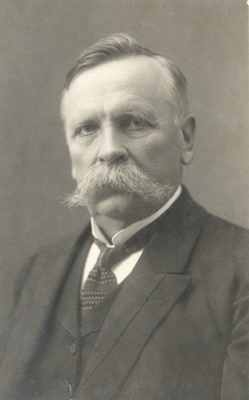 Anton Jürgenstein  similar photo