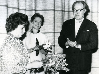 The creative evening of Kersti Merilaas, Linda Rummo and Voldemar Panso Kersti Merilaas in the Book House of Writers in spring 1963  similar photo