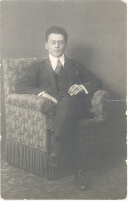 Friedebert Tuglas  duplicate photo