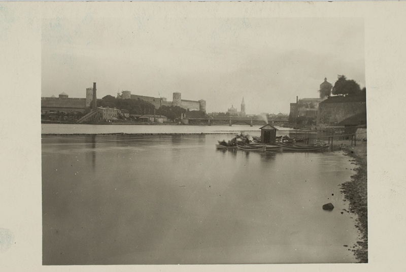 Paadisadam on Narva River, behind Narva City