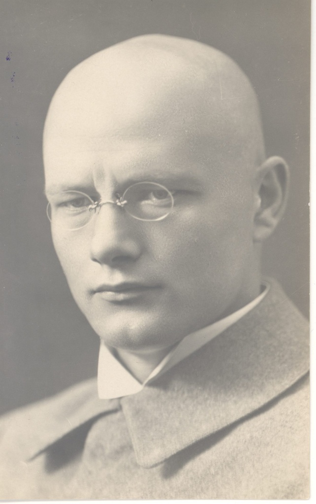 Gailit, August