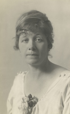 Marie Under  duplicate photo