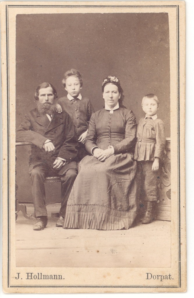 Hugo Raudsepp's grandfather and grandmother's children Julius and Viktor
