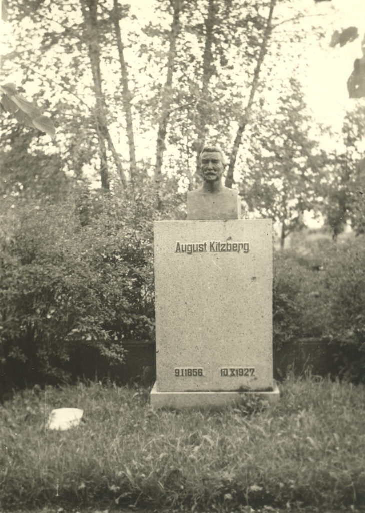 A. Kitzberg's graveyard at Tartu Maarja's graveyard
