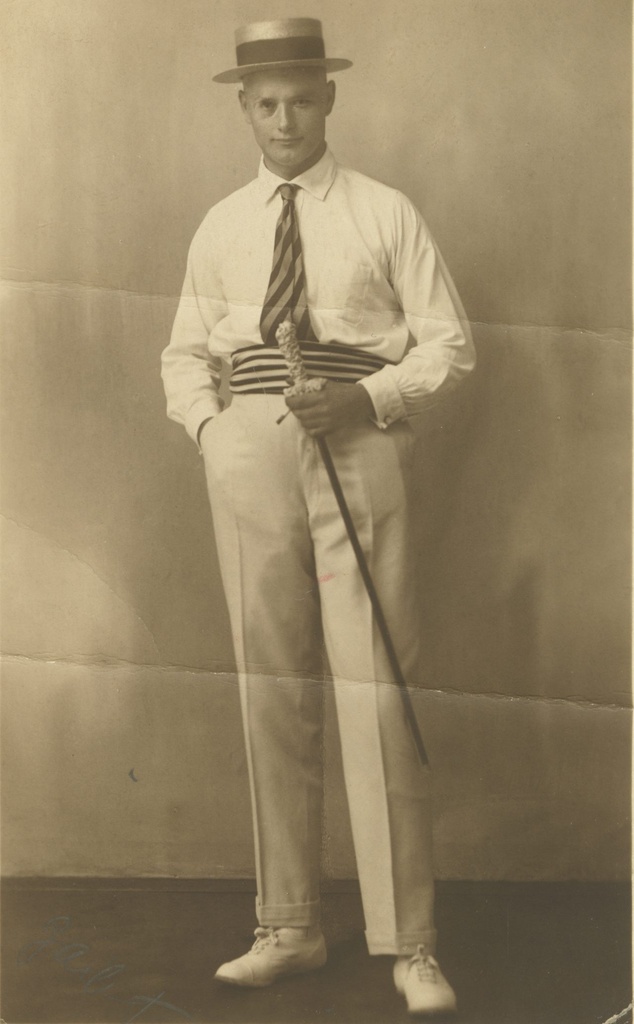 Gailit, August