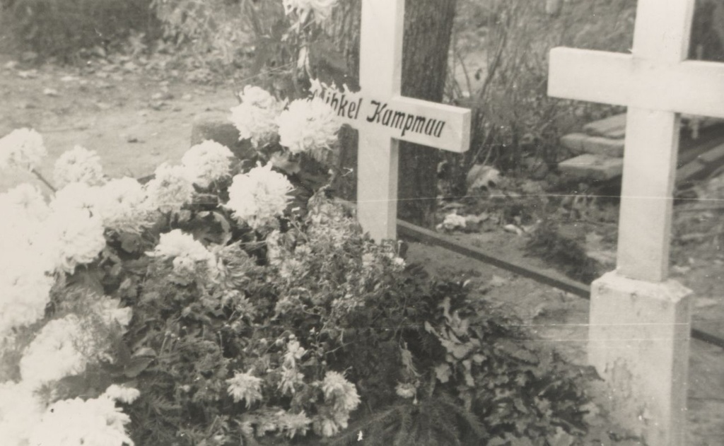 Mihkel Kampmaa grave at Maarja cemetery