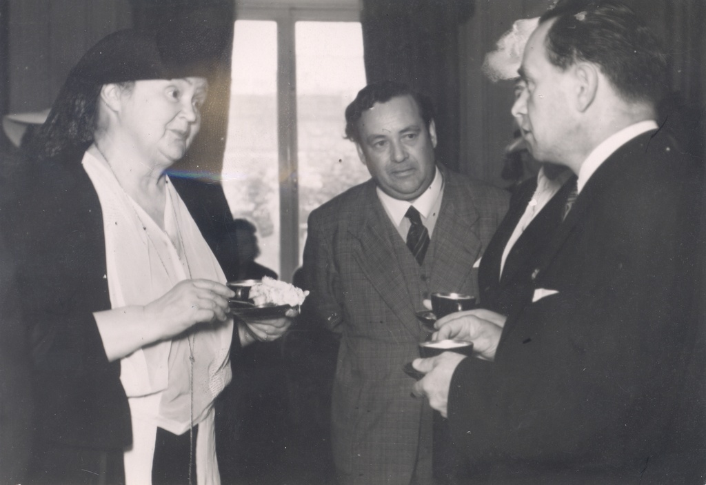 On the left: 1) Hella Wuoli River, 2) Arnold Tilgman, 3) Pavel Dimitrovitch Orlov