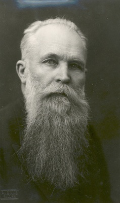 Ernst Särgava  duplicate photo