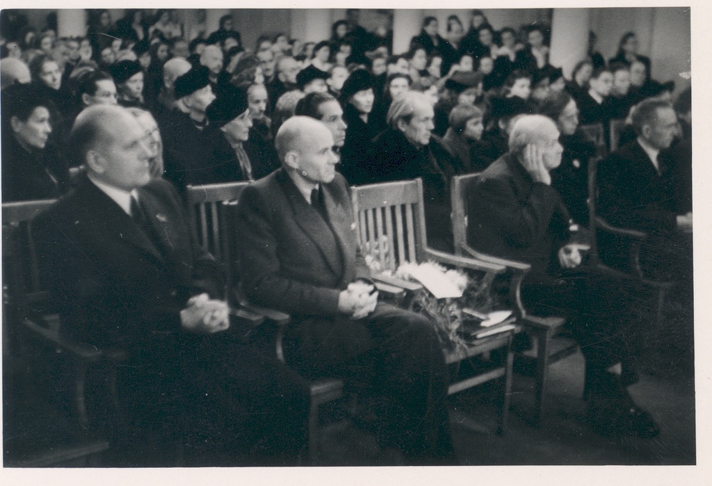 K. e. Feed on the 85th anniversary