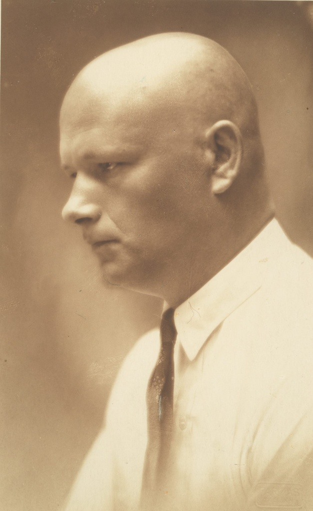 Gailit, August