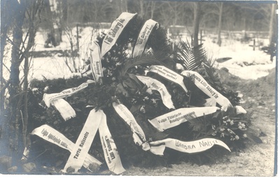 L. Suburg Grave  duplicate photo