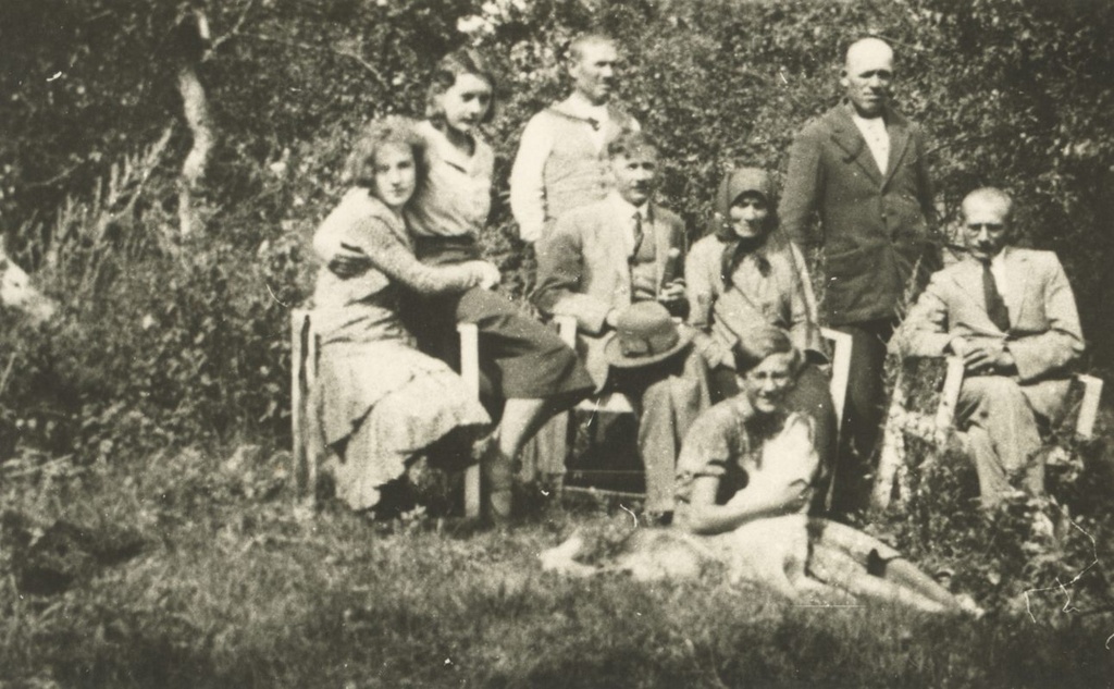 Karl Ast with homes on Days in 1936