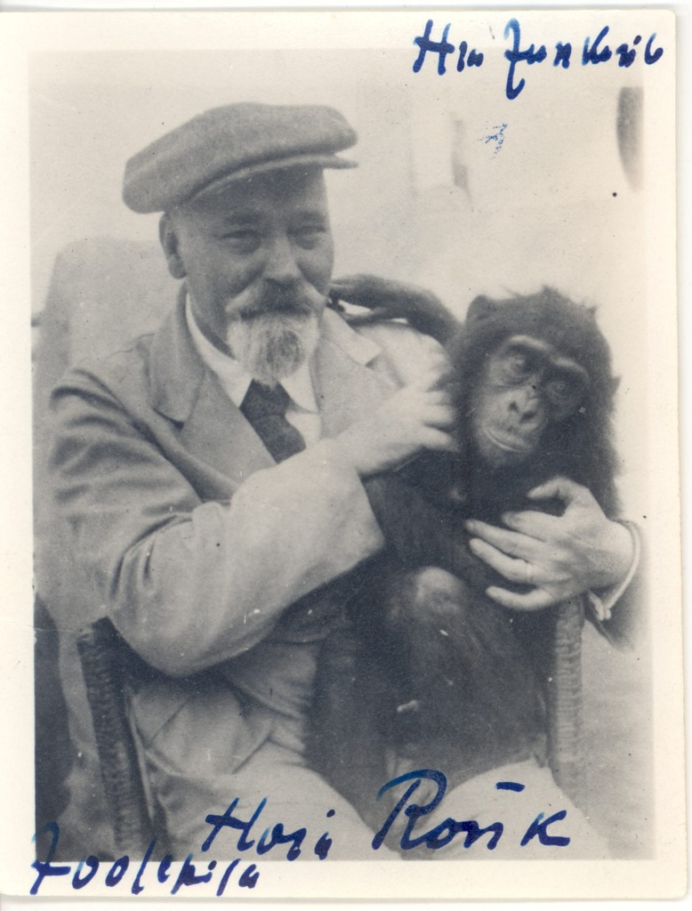 Hindrey, Karl August with monkey