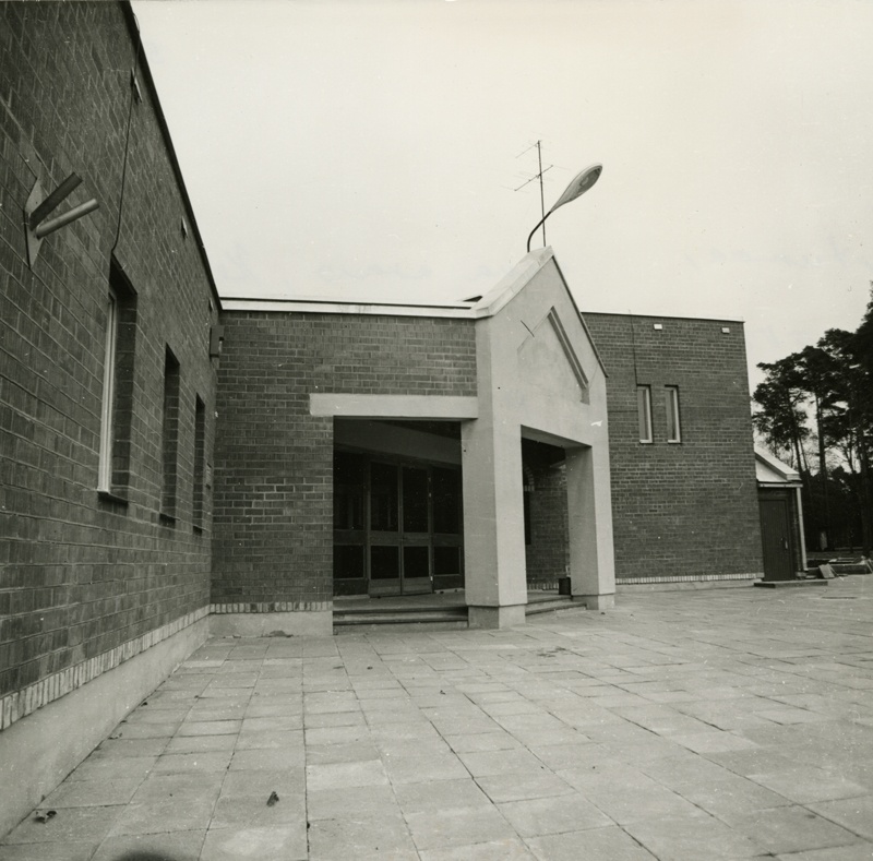 Elva cinema, view of the entrance. Architect Maie Penjam