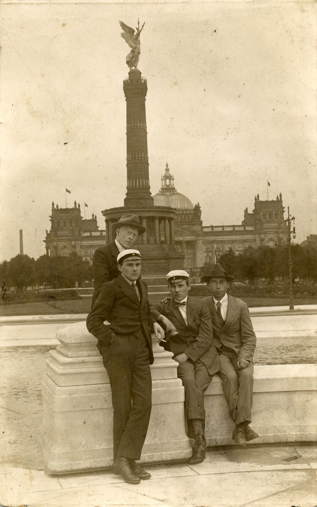 Oskar Loorits, Albert Kivikas, August Annist, Jaan Taklaja in Berlin 11.08.1922