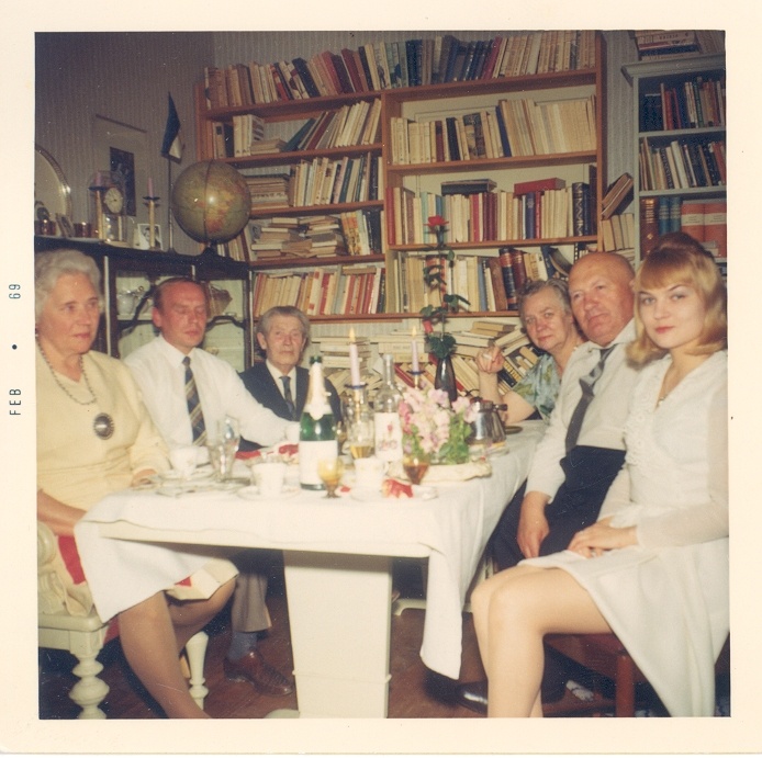 John Aavik, Paul Aavik, Silvia Aavik, etc. Johannes Library in the summer of 1968