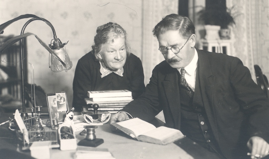 Jakob Liiv with his wife