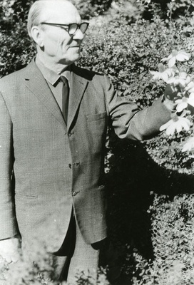 Albert Kivikas [1972]  similar photo