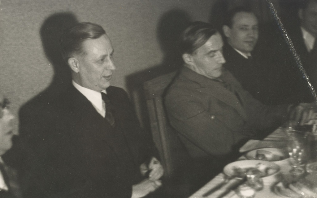 RK "Lithuanian literature and Kunst" May evening 1941 from the left: 1st accountant Tekkel, 2nd writer J. Kärner, 3rd corrector Th. Melso